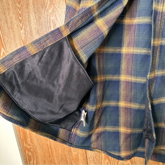 Orvis Men's Big Bear Heavyweight Double Brushed Plaid Flannel Button Down Shirt - Picture 7 of 12